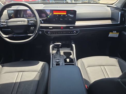 New 2026 Kia Sorento S FWD image 12