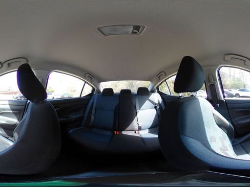 Used 2025 Nissan Versa SV image 38