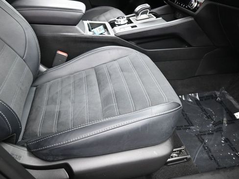 Used 2024 Mitsubishi Outlander SE Black Edition FWD image 39