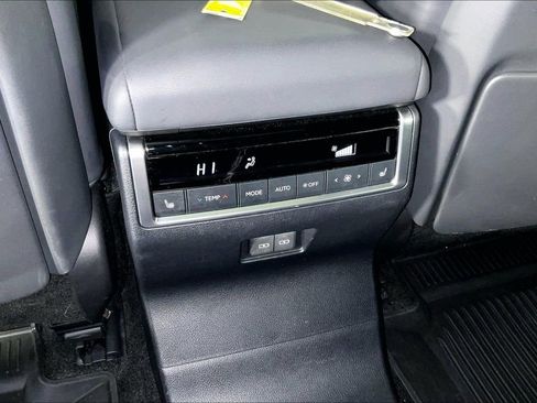 Used 2024 Lexus GX 550 image 34