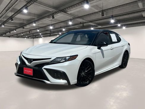 Used 2021 Toyota Camry XSE w/ Carpet Mat Package (TMS) FWD image 1