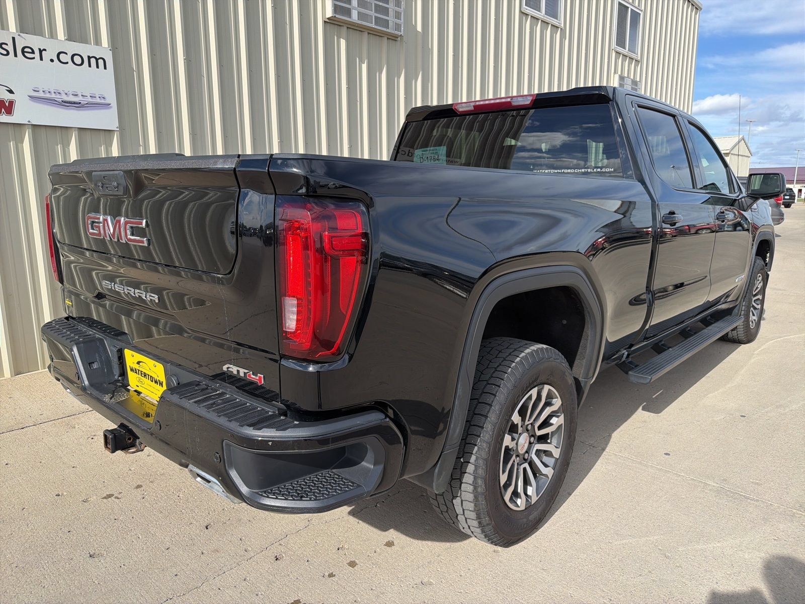 Used 2023 GMC Sierra 1500 AT4 AWD/4WD image 7