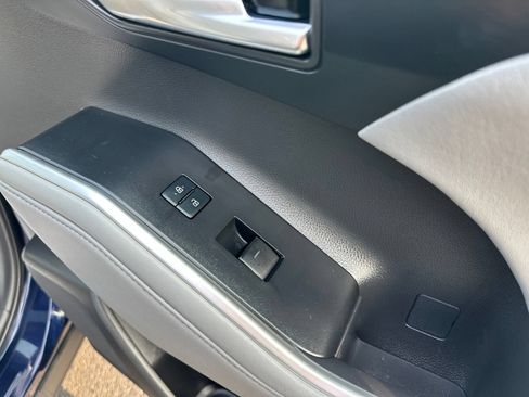 Used 2021 Toyota Highlander XLE AWD/4WD image 47