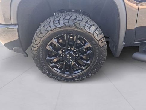 Used 2025 Chevrolet Silverado 2500 LTZ w/ Trail Boss Package AWD/4WD image 9