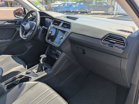 Used 2022 Volkswagen Tiguan SE AWD/4WD image 32
