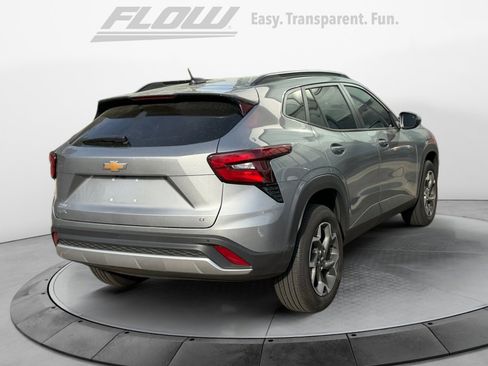 Used 2025 Chevrolet Trax LT w/ Driver Confidence Package image 9