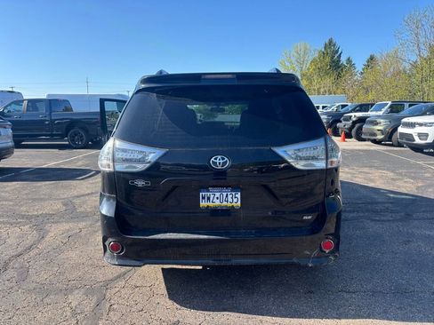 Used 2015 Toyota Sienna SE FWD image 11