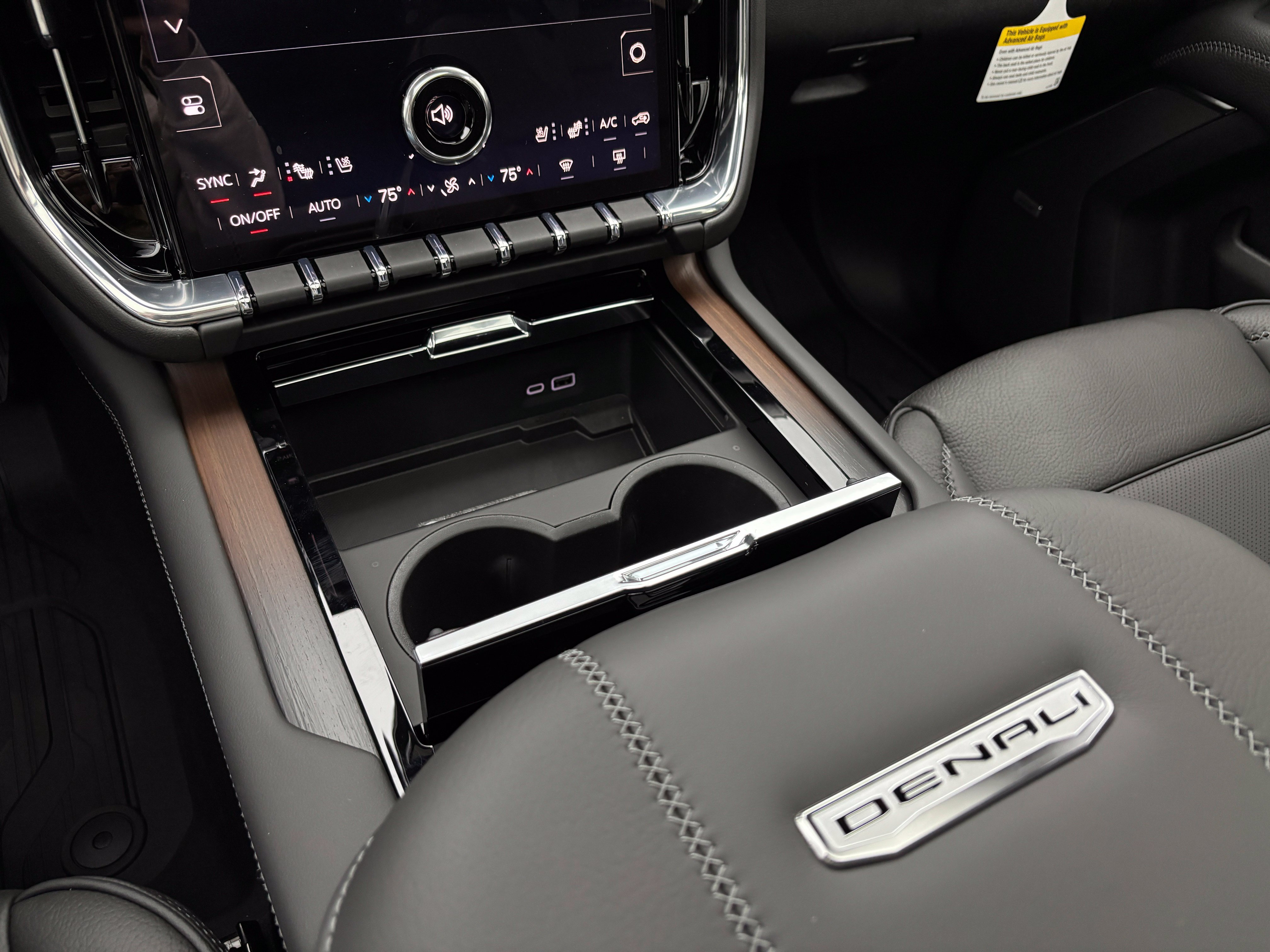 New 2027 GMC Yukon Denali w/ Denali Reserve Package AWD/4WD image 32