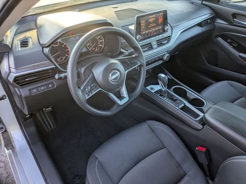 Used 2023 Nissan Altima 2.5 SV image 11