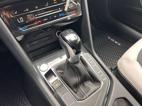 New 2026 Volkswagen Taos SE FWD image 15