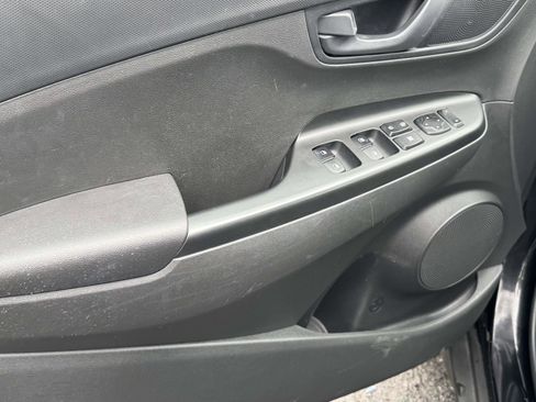 Used 2023 Hyundai Kona SEL image 28