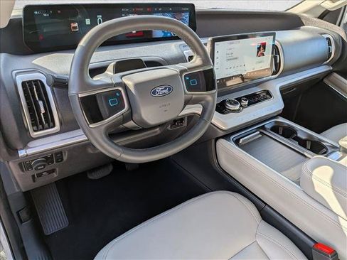 Used 2025 Ford Expedition Max Active AWD/4WD image 10