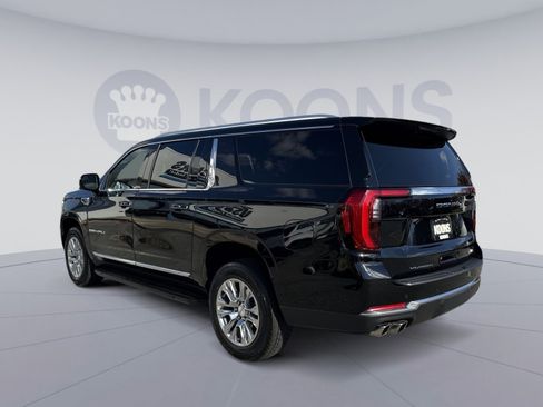 Used 2025 GMC Yukon XL Denali image 4