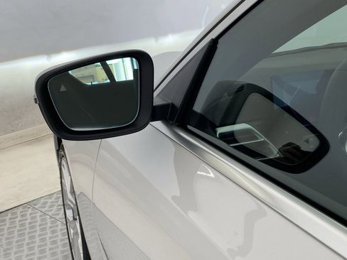 Used 2025 BMW 330i xDrive Sedan w/ Convenience Package image 21