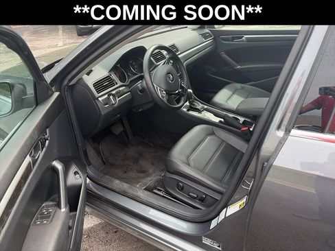 Used 2017 Volkswagen Passat 1.8T SE FWD image 10