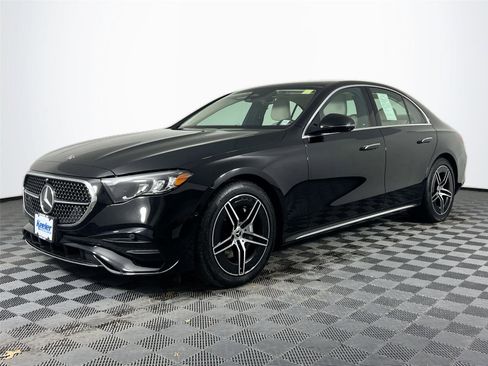 Used 2025 Mercedes-Benz E 350 4MATIC Sedan image 2