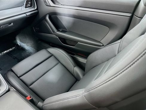 Certified 2025 Porsche 911 Carrera RWD image 25