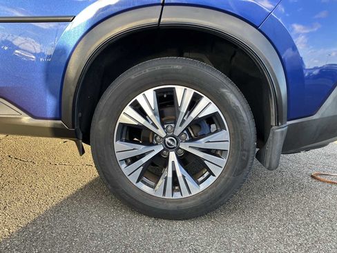 Certified 2022 Nissan Rogue SV image 5