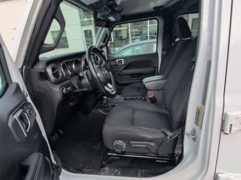 Used 2021 Jeep Wrangler Unlimited Sahara w/ Uconnect 4C Nav & Sound Group image 13