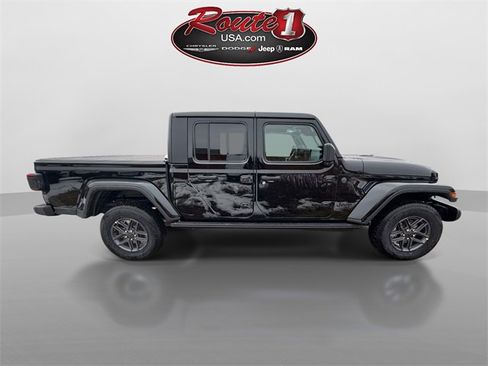 New 2026 Jeep Gladiator Sport image 7
