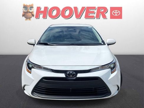 Used 2025 Toyota Corolla LE FWD image 6