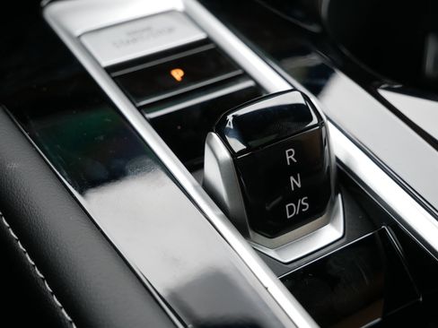 New 2026 Volkswagen Atlas Cross Sport SEL R-Line image 9