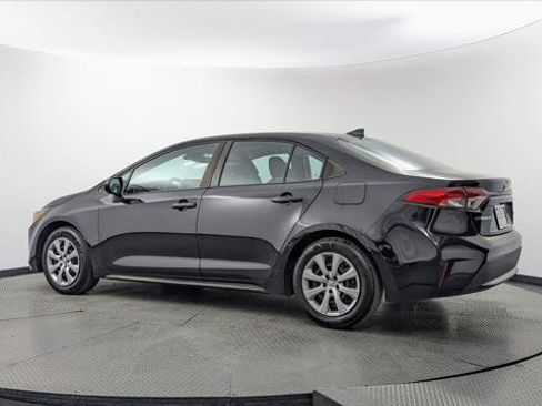 Used 2022 Toyota Corolla LE FWD image 6