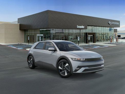 New 2026 Hyundai Ioniq 5 SE image 2