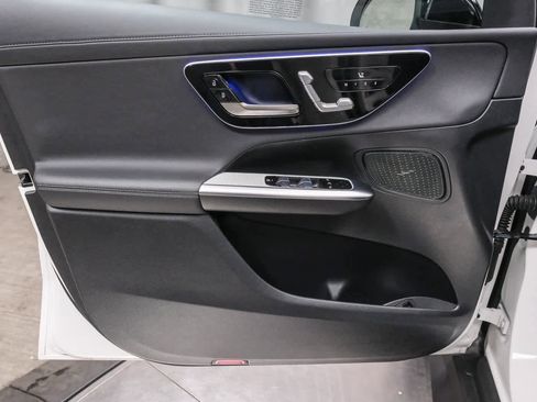 Certified 2025 Mercedes-Benz GLC 300 image 21