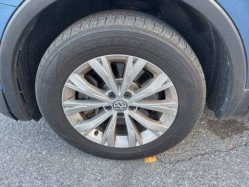 Used 2018 Volkswagen Tiguan S image 23