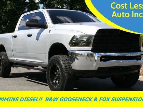 Used 2015 RAM 2500 Tradesman w/ Chrome Appearance Group AWD/4WD image 2