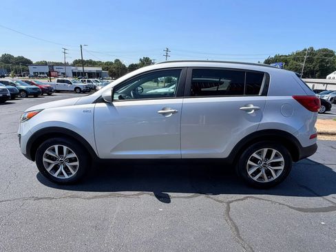 Used 2016 Kia Sportage LX w/ LX Popular Package AWD/4WD image 4