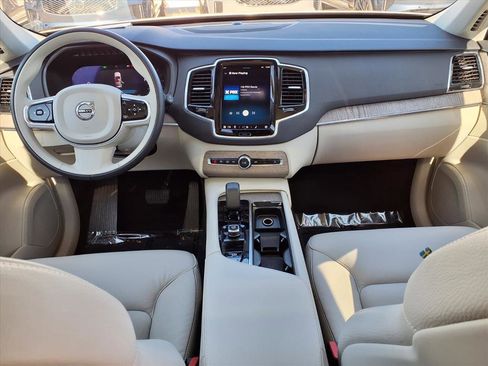 Certified 2024 Volvo XC90 B6 Plus image 18
