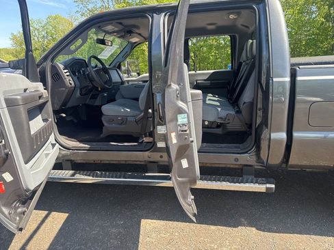 Used 2015 Ford F250 XLT w/ XLT Premium Package AWD/4WD image 43