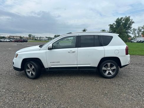Used 2016 Jeep Compass High Altitude AWD/4WD image 9