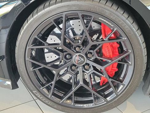 Used 2025 Chevrolet Corvette ZR1 w/ ZR1 Carbon Fiber Aero Package RWD image 8