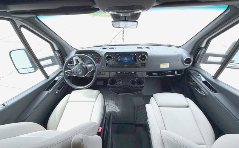 Used 2023 Mercedes-Benz Sprinter 3500 image 5