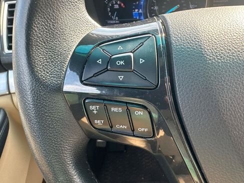 Used 2016 Ford Explorer XLT w/ Equipment Group 202A AWD/4WD image 19