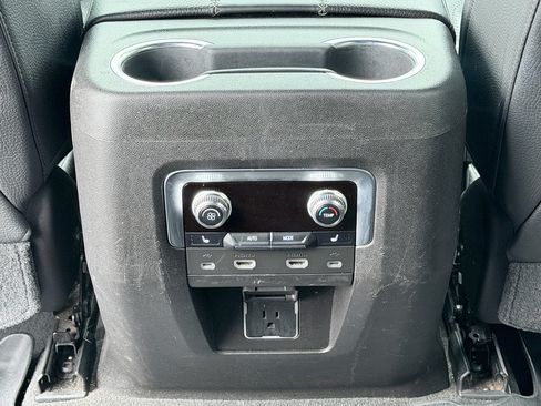 Used 2021 GMC Yukon Denali RWD image 32