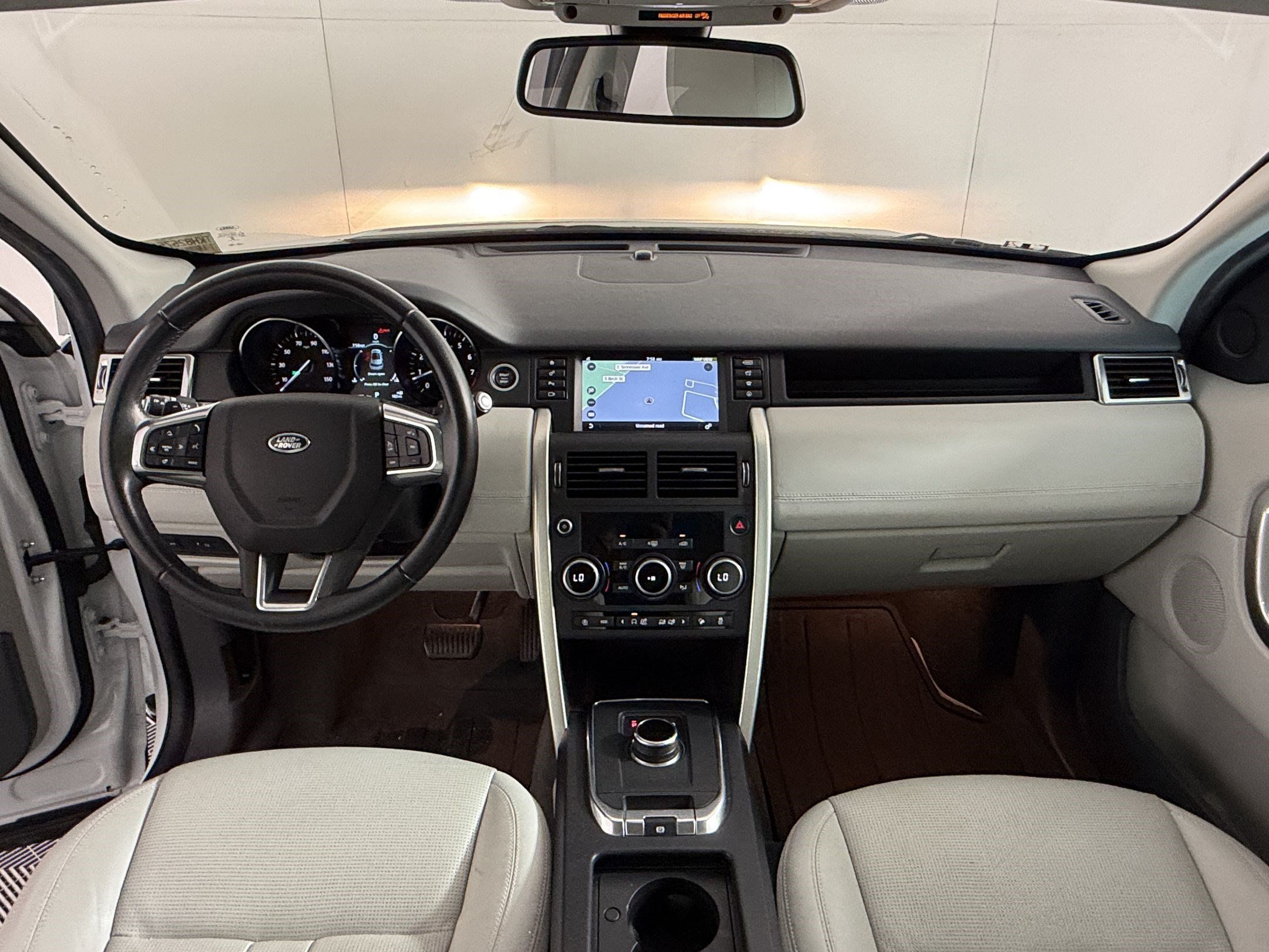 Used 2019 Land Rover Discovery Sport SE AWD/4WD image 16