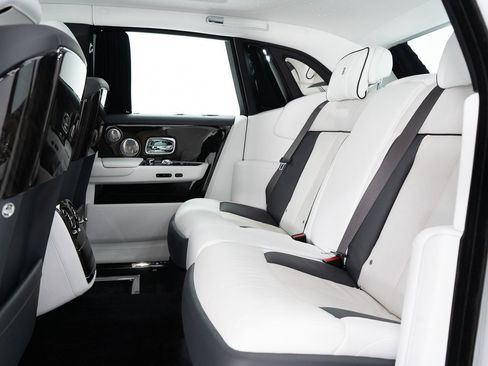 Certified 2023 Rolls-Royce Phantom Sedan image 26