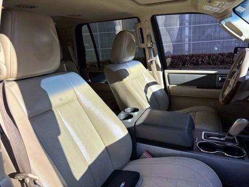 Used 2013 Ford Expedition XLT image 14