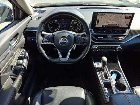 Certified 2023 Nissan Altima 2.5 SR w/ SR Premium Package FWD image 13