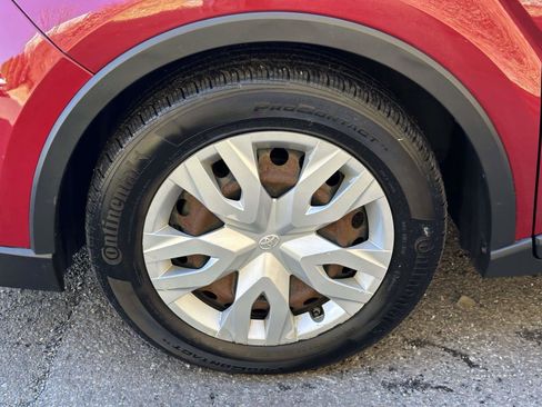 Used 2019 Toyota C-HR LE image 11