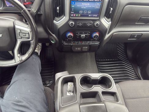 Used 2022 Chevrolet Silverado 1500 LT image 17