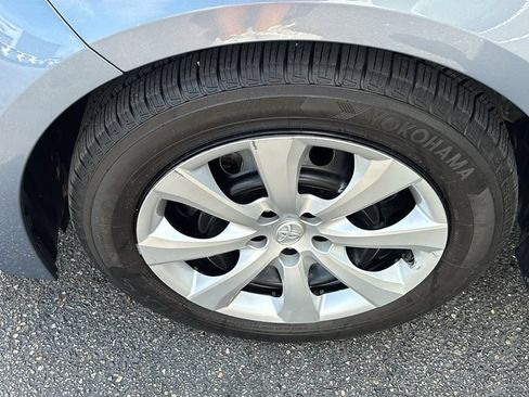 Used 2024 Toyota Corolla LE FWD image 32
