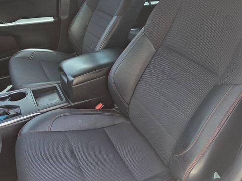 Used 2017 Toyota Camry SE FWD image 3