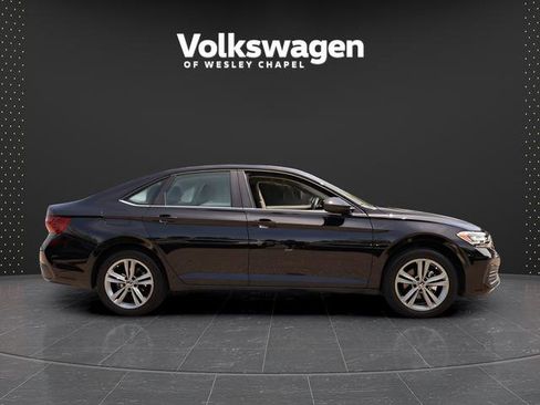 Certified 2024 Volkswagen Jetta SE FWD image 9