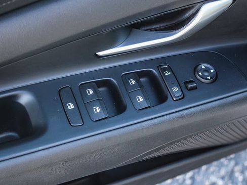 Used 2021 Hyundai Elantra SE image 26