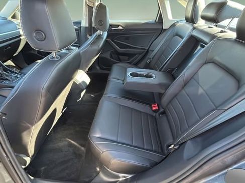 Used 2023 Volkswagen Jetta SE image 19